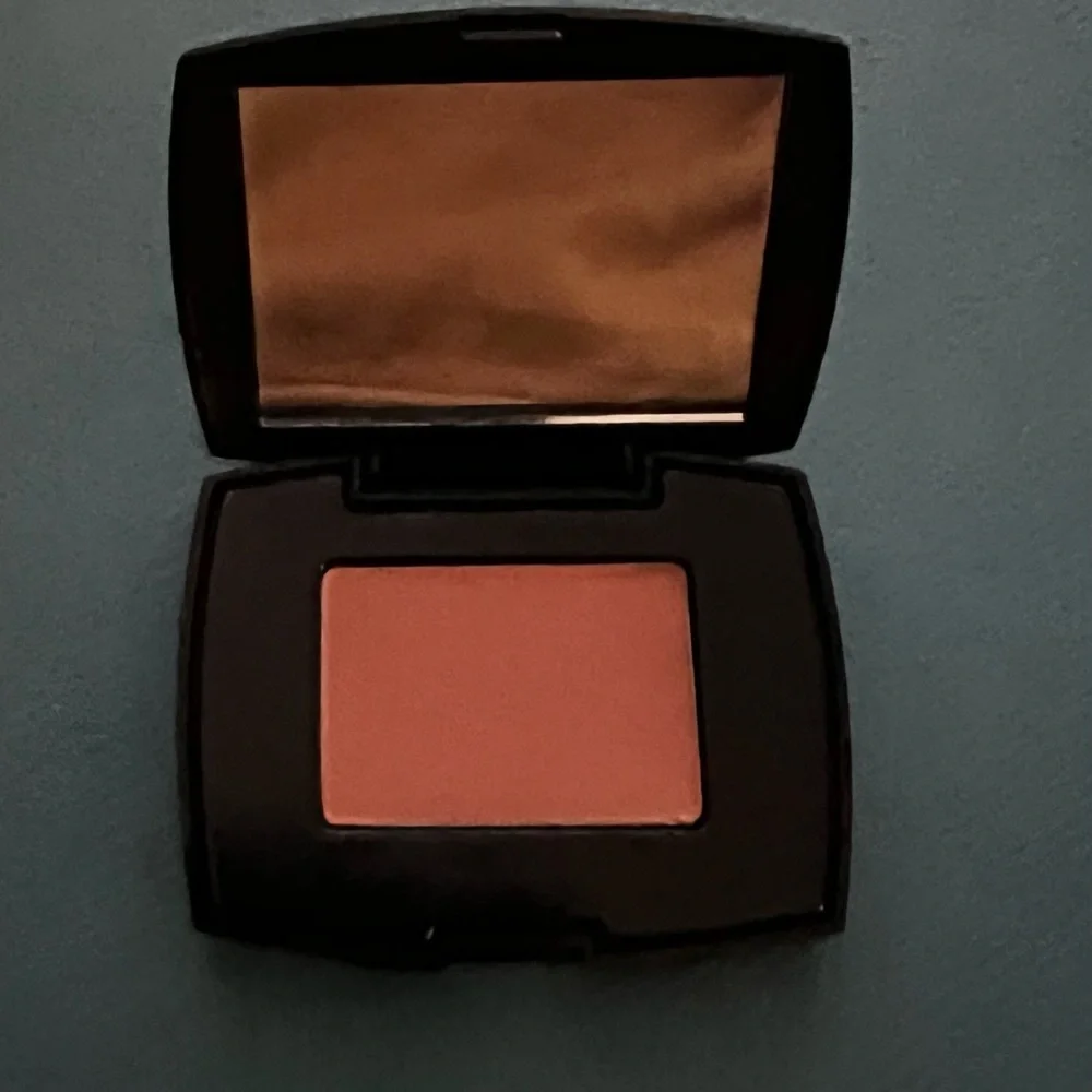 Lancome Blush Subtil Oil Free Powder Blush sheer Amourose . Size 2.5g -UNUSED